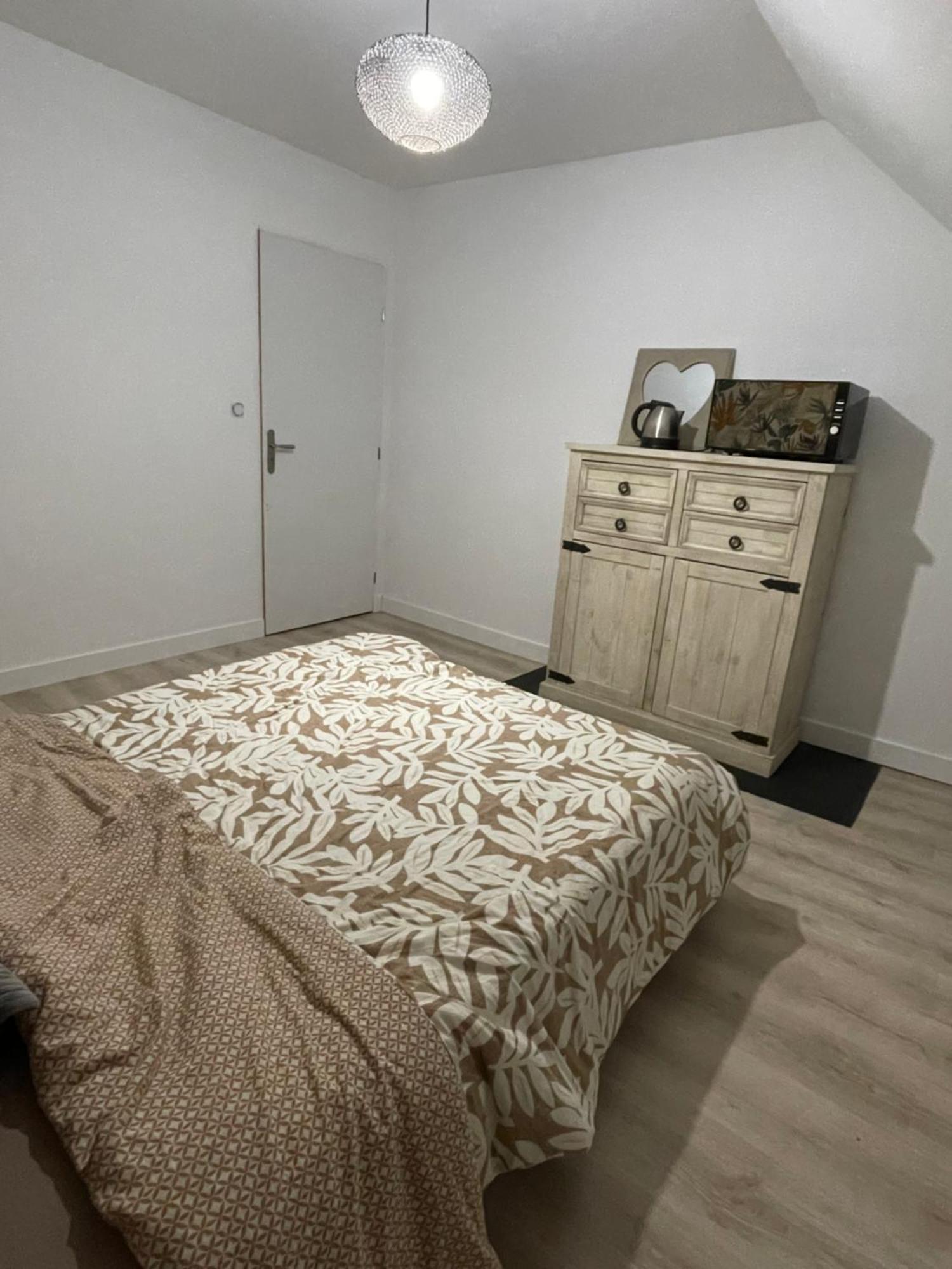 Chambre La Taniere !!!Heure De Depart 7H20 En Semaine!!! Guest House Muzillac Bagian luar foto