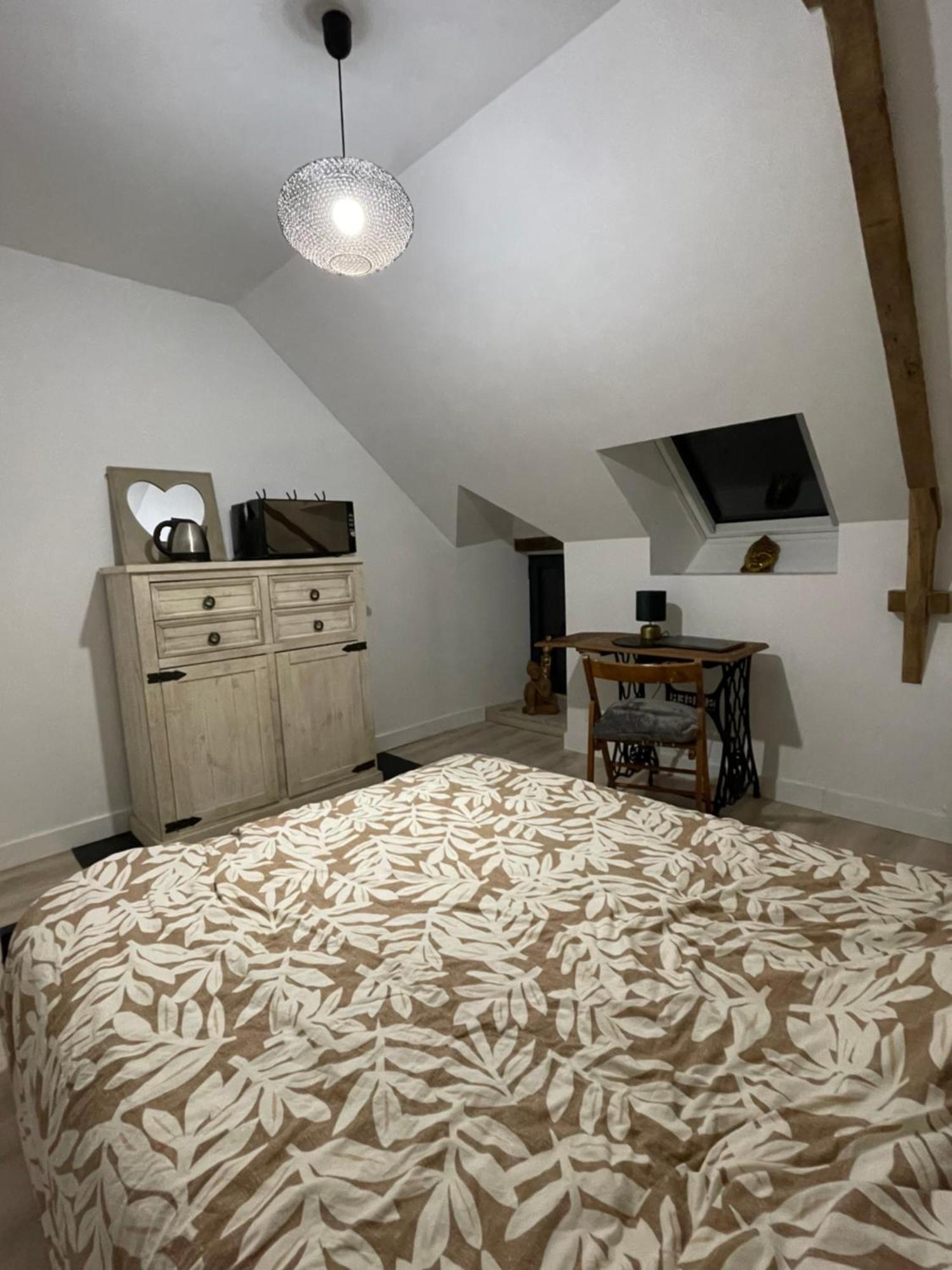Chambre La Taniere !!!Heure De Depart 7H20 En Semaine!!! Guest House Muzillac Bagian luar foto